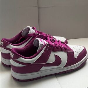 Nike Women's Low-Top Jordan Dunks